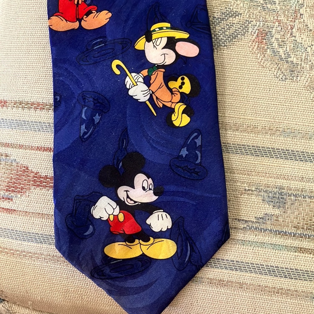 FINAL MARKDOWN Disney silk tie nwot